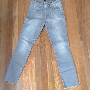 Gap jeans skinny size 26 in light gray